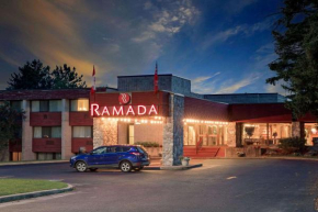  Ramada by Wyndham Pinewood Park Resort North Bay  Норт-Бэй